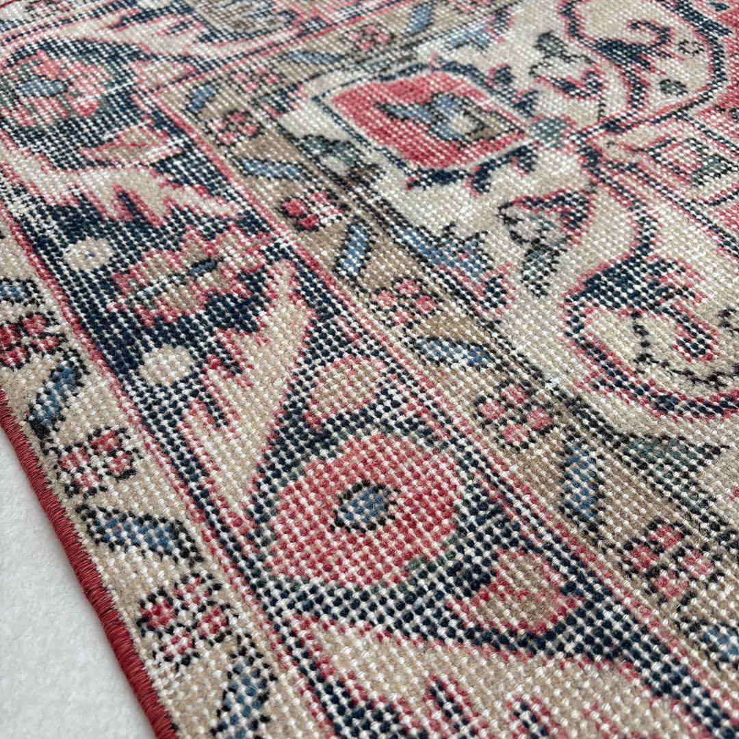 トルコ　ヴィンテージラグ　赤　ネイビー　メダリオン