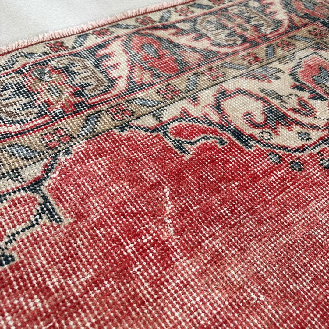 トルコ　ヴィンテージラグ　赤　ネイビー　メダリオン