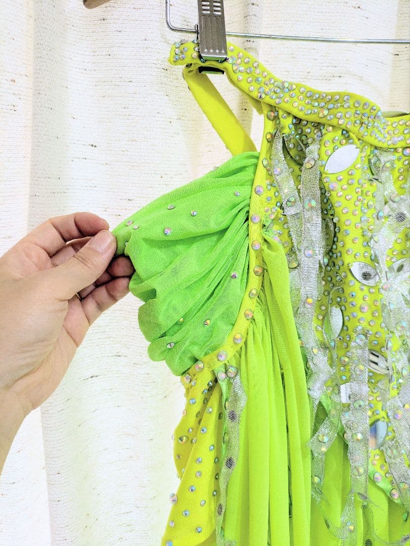 低身長さんに　蛍光グリーン ベリーダンス 衣装　セットアップ