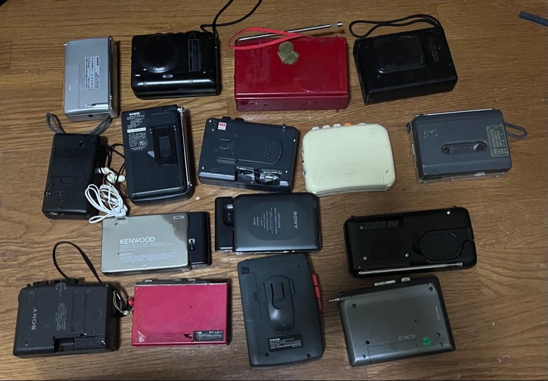 ポータブルカセットプレーヤー (16セット)ジャンク
