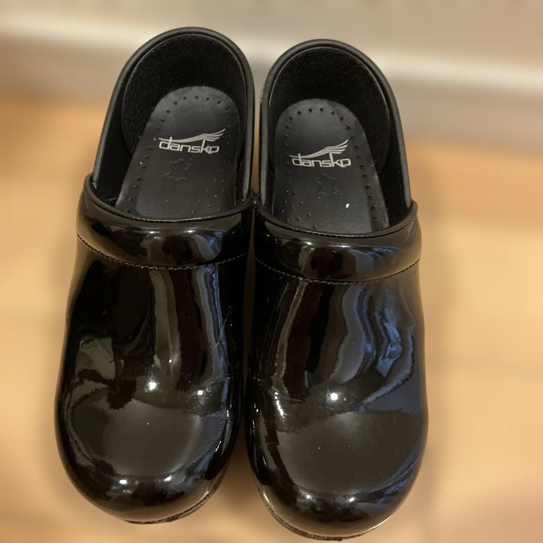 ダンスコ　36 ブラックサボサンダル TPUヒールカウンター