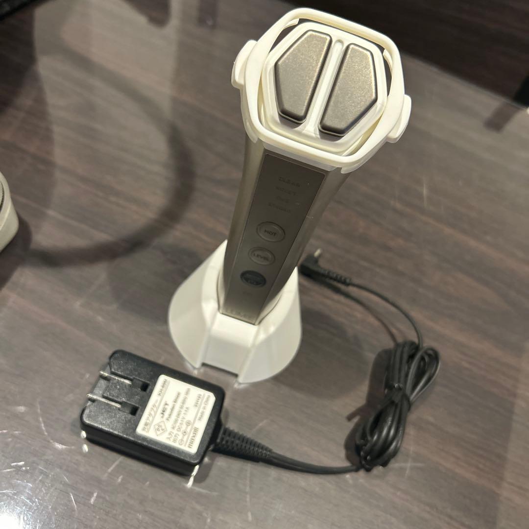 LUMIE 美顔器 充電器・スタンド付き箱無し