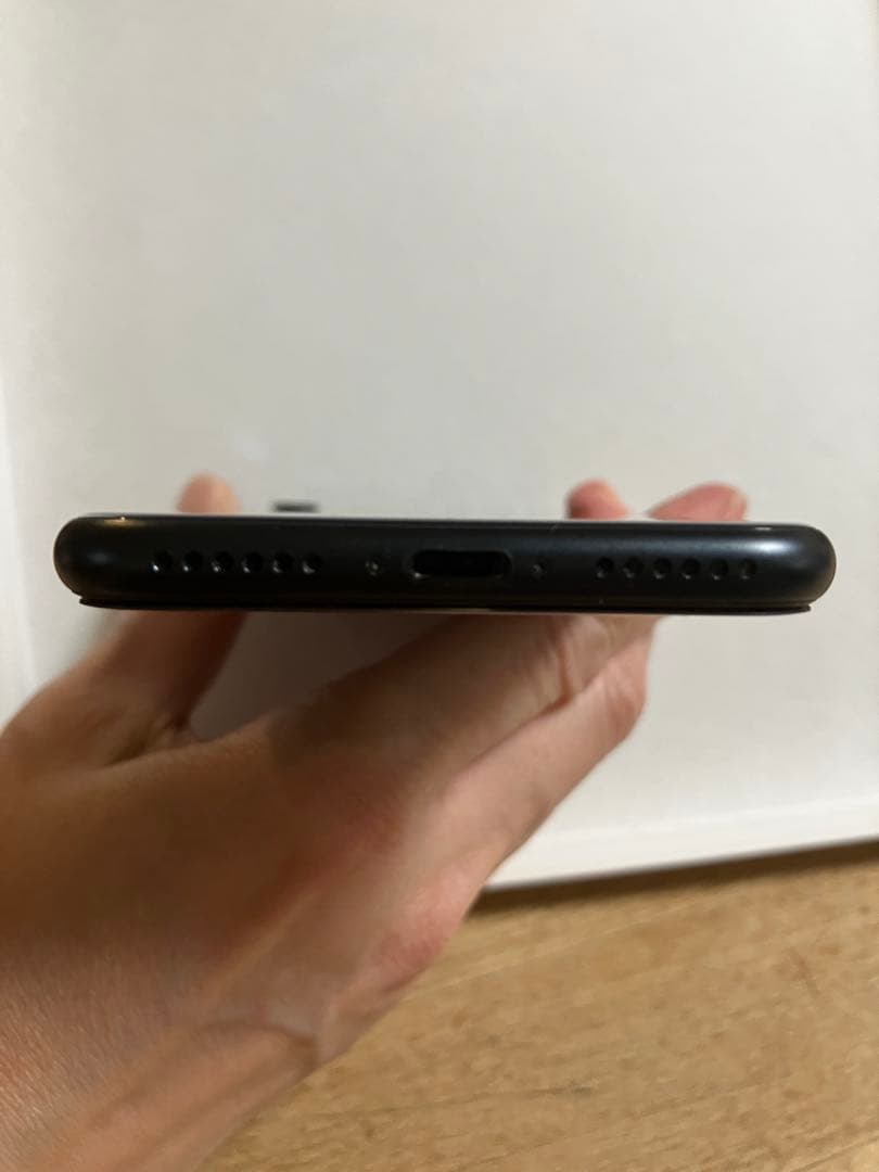 Apple iPhone SE2 64GB ホワイト