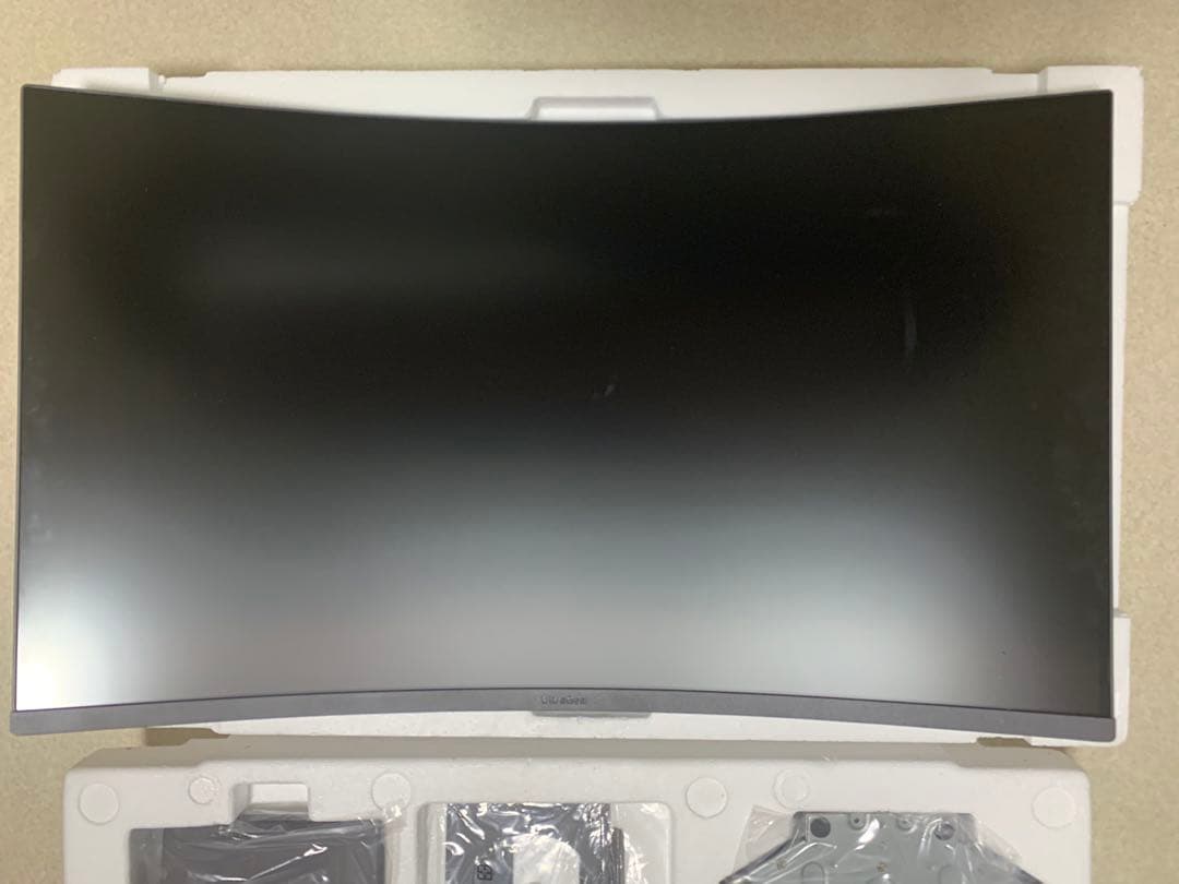 UltraGear 32GS60QC 32インチ QHD モニター