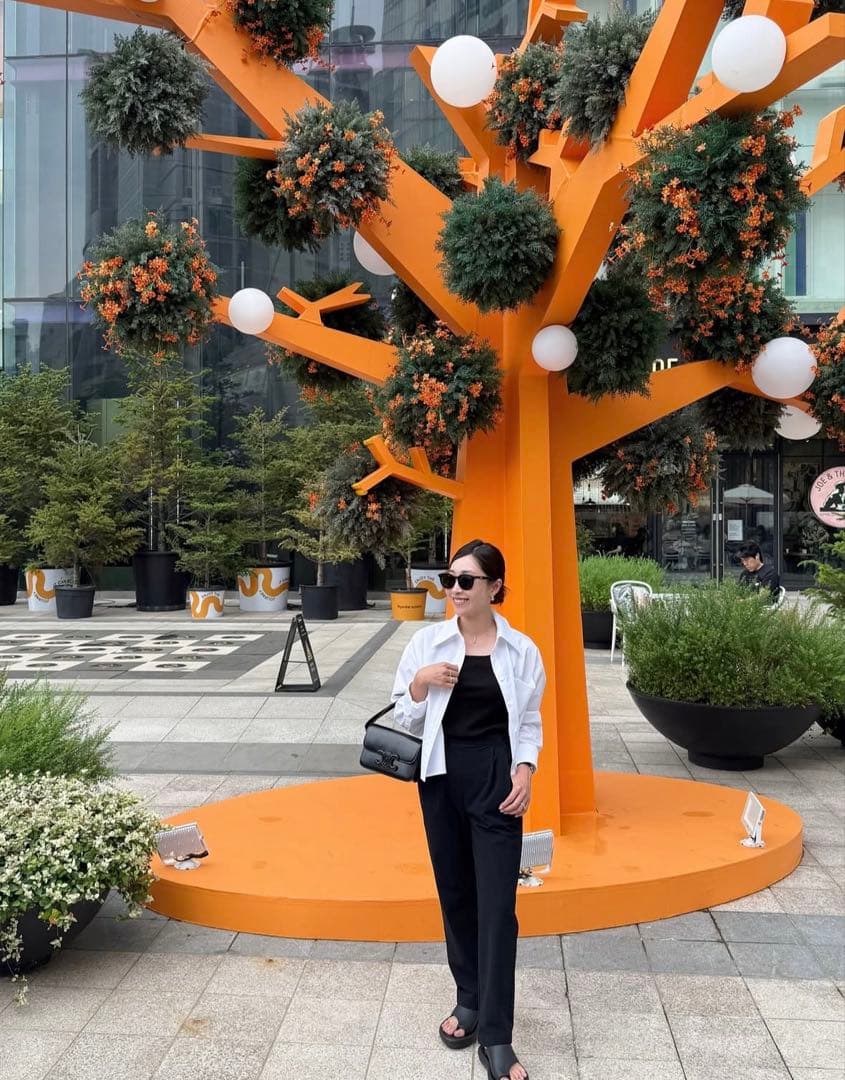 yonfa 新品未使用タグ付き　ボクシークロップドシャツ