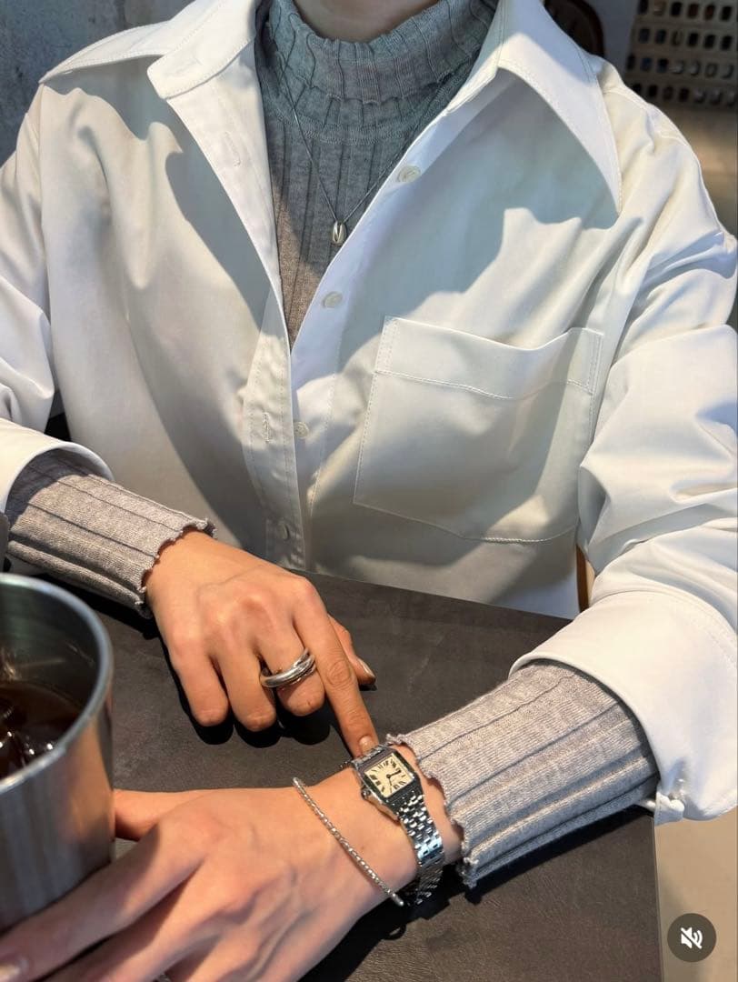 yonfa 新品未使用タグ付き　ボクシークロップドシャツ