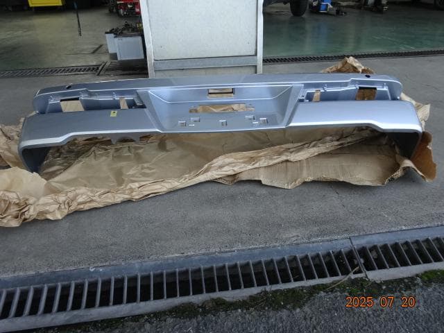 シルバー バンパーカバー