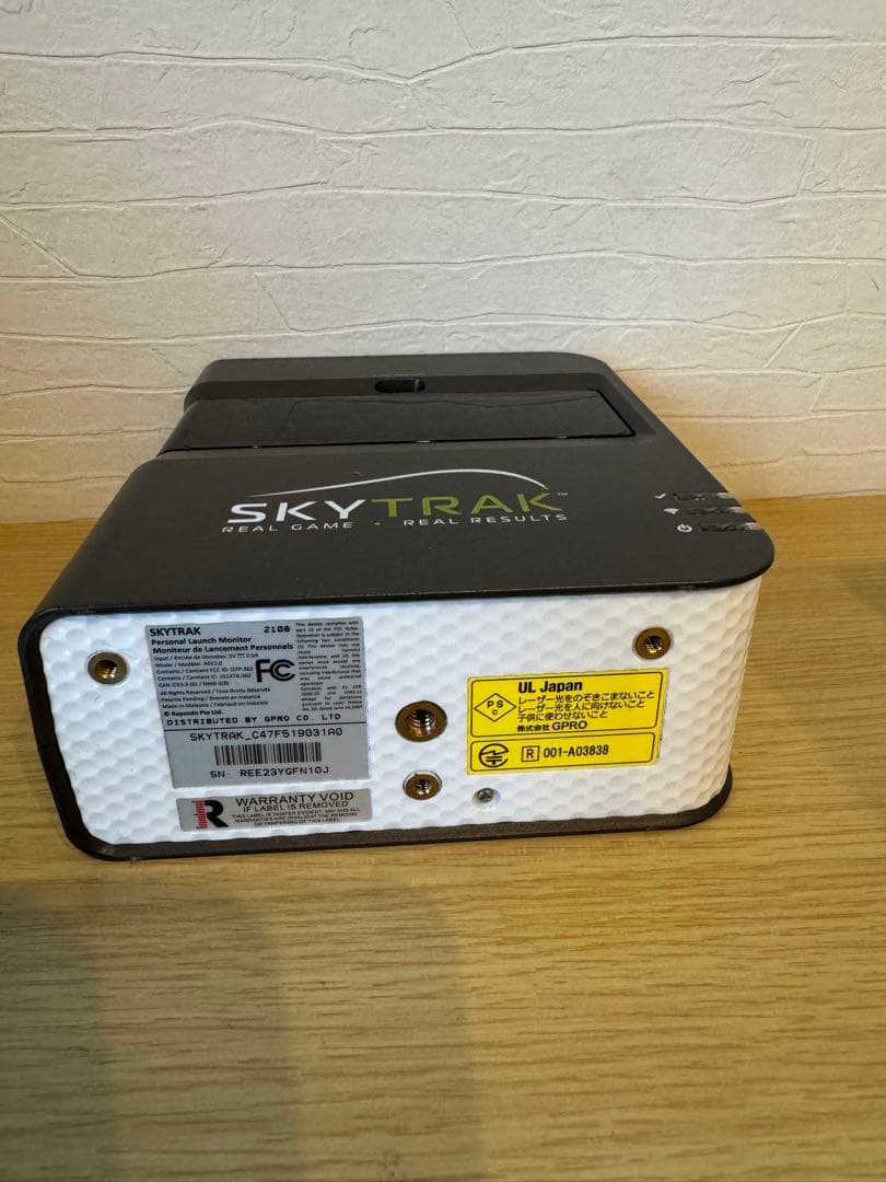 SkyTrak ゴルフデータ測定器　【付属品付き】