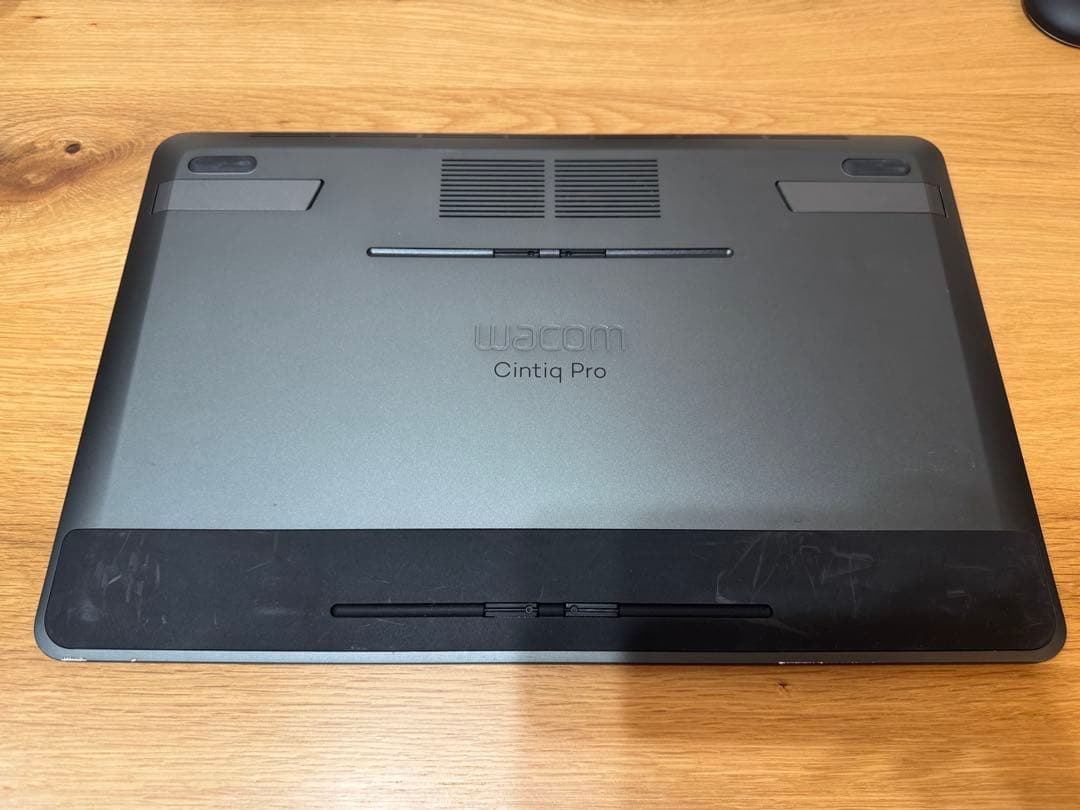 WACOM Cintiq pro 16 DTH-162015.6型液晶ペンタブ