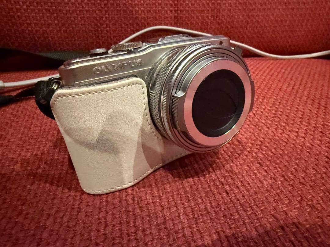 ミラーレス一眼OLYMPUS PEN Lite E-PL6