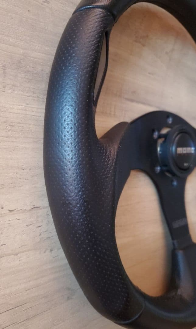 【中古美品本物】MOMOジェット35Φ正規品ホーンボタン付き♪