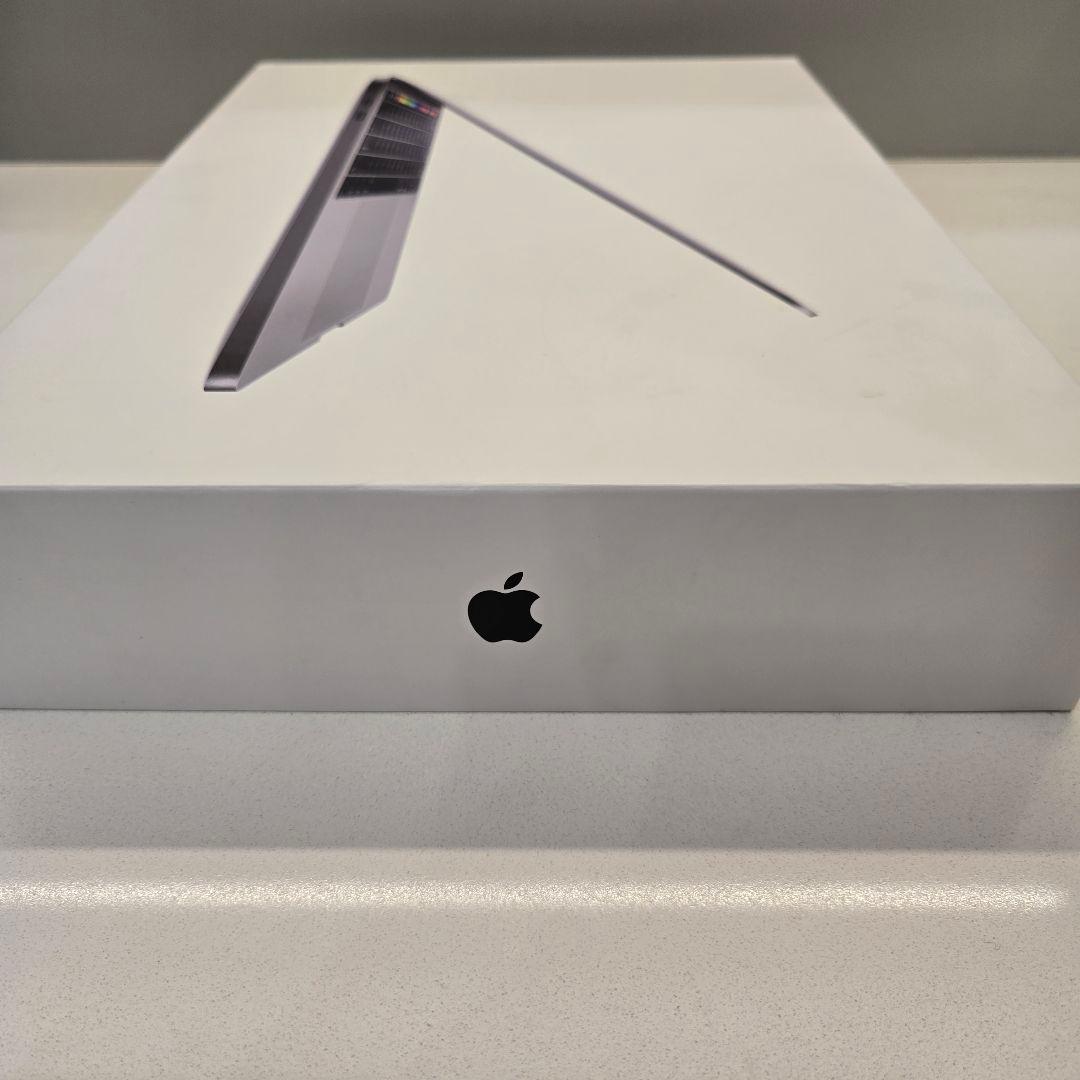 【服部半蔵】Apple MacBook Pro 本体