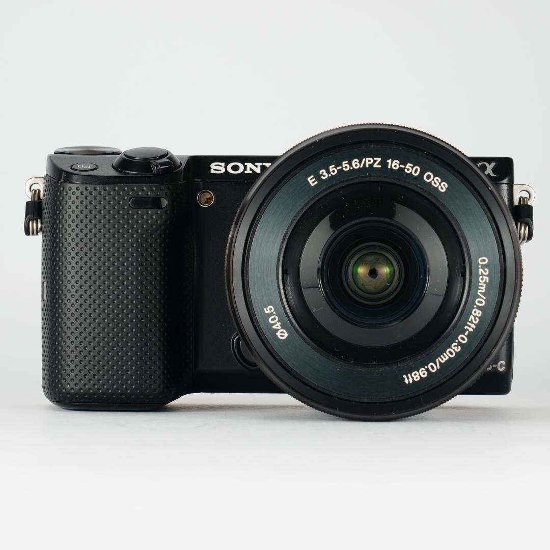 学生応援。スマホ卒業 SONY NEX-5T未使用級ダブルズーム ミラーレス一眼