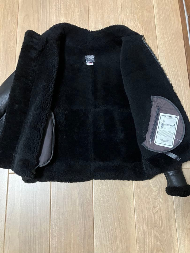 美品　AVIREX　B3 ムートンレザージャケット サイズ38 黒