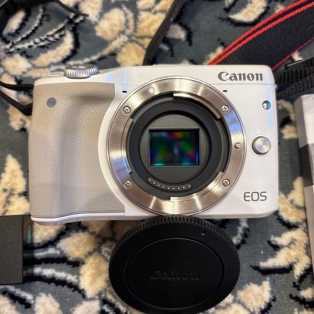 【最終値下】Canon EOS M3 ミラーレス一眼レフ カメラ レンズ　キット