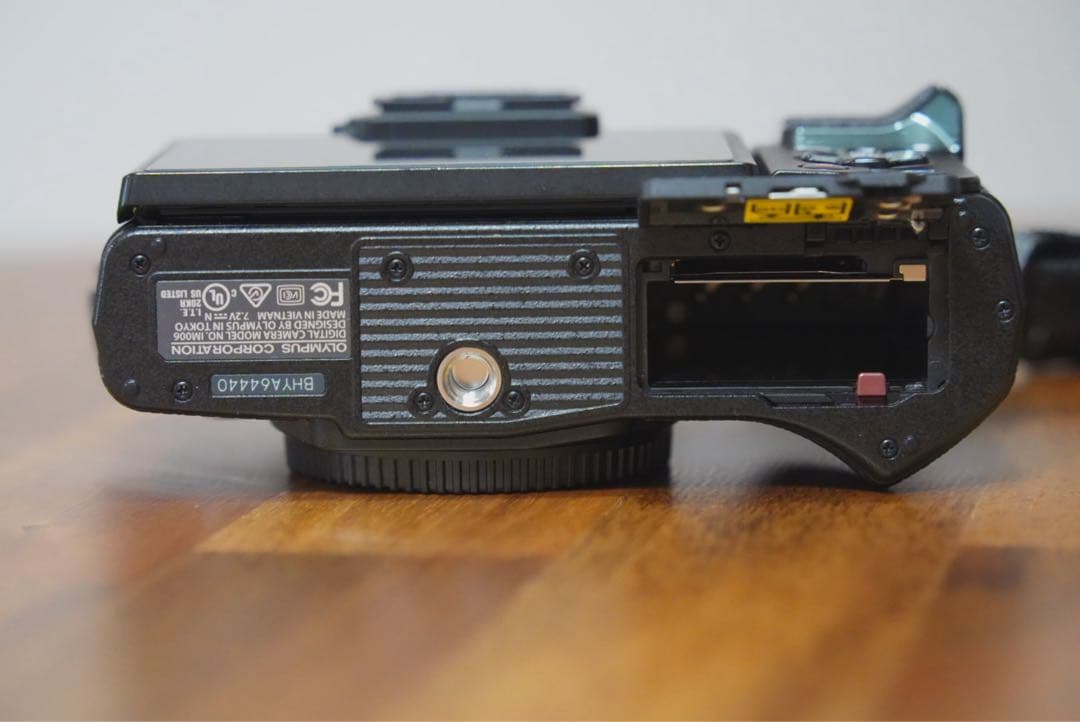 OLYMPUS OM-D E-M10 Mark III 本体+レンズ+SDカード