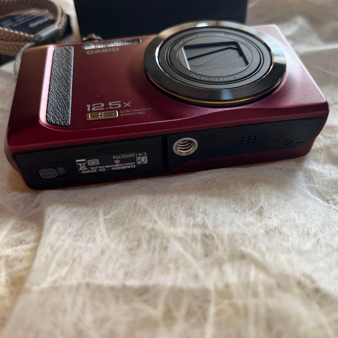 極上品！CASIO　EXILIM EX-ZR300　希少な赤!