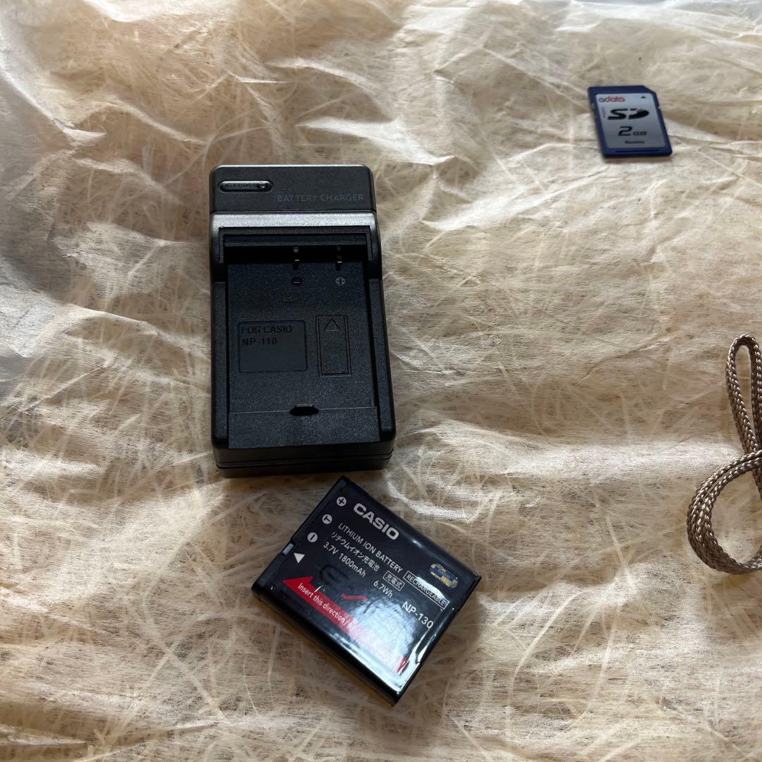 極上品！CASIO　EXILIM EX-ZR300　希少な赤!