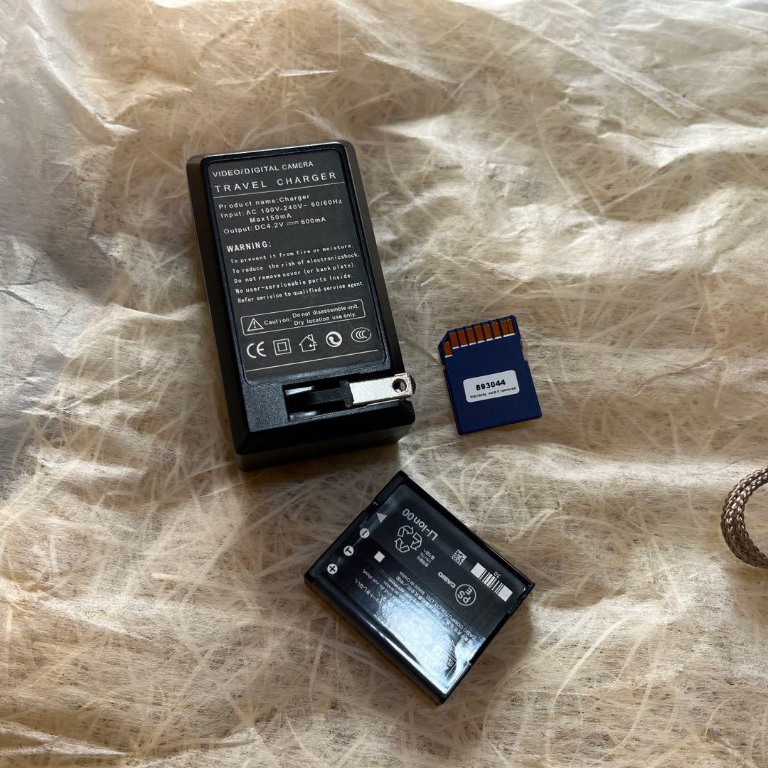 極上品！CASIO　EXILIM EX-ZR300　希少な赤!