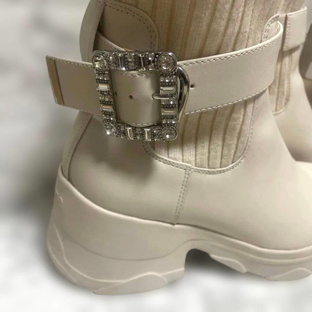 +diana プラスダイアナ　撥水 クリスタルバックル ショートブーツ　23.5