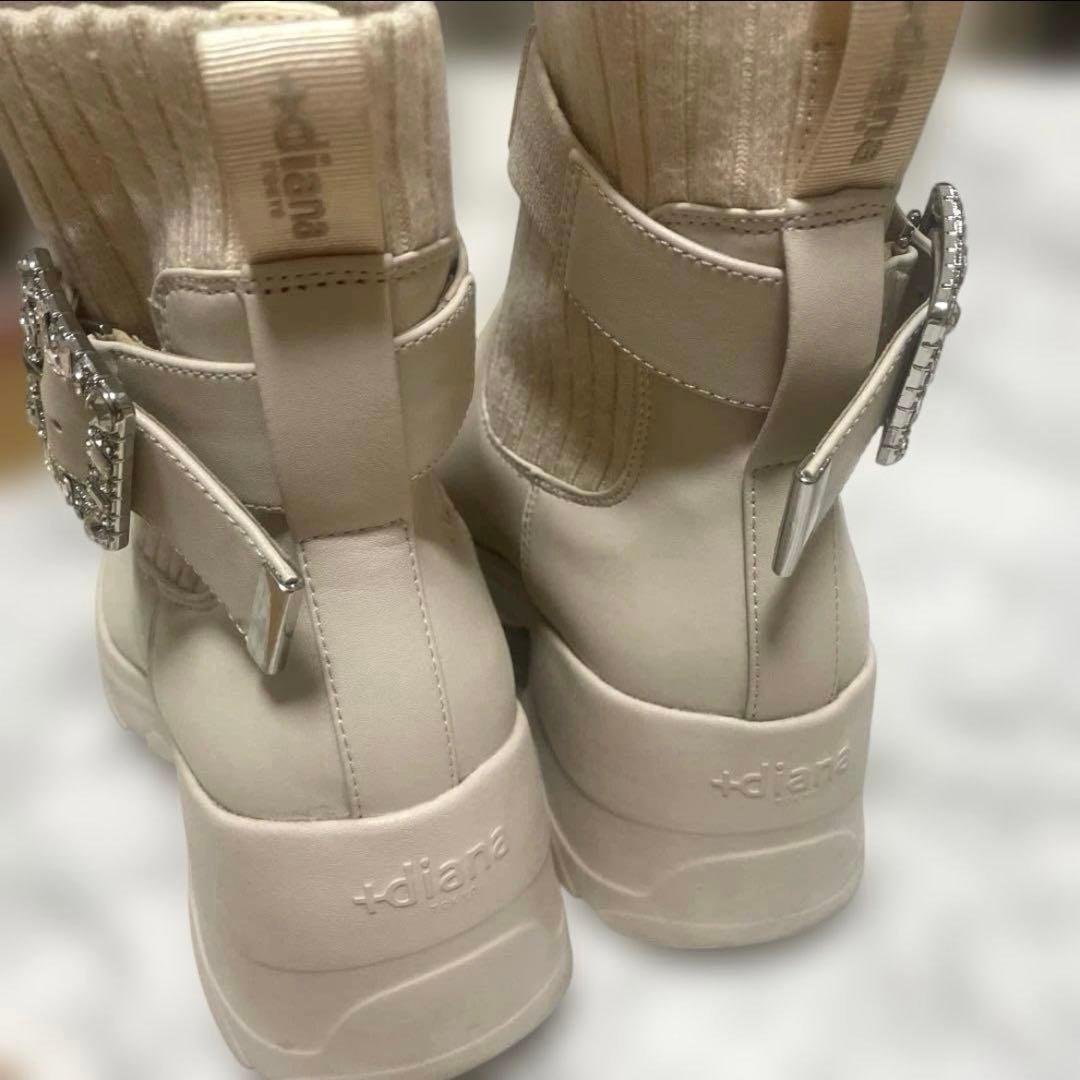 +diana プラスダイアナ　撥水 クリスタルバックル ショートブーツ　23.5