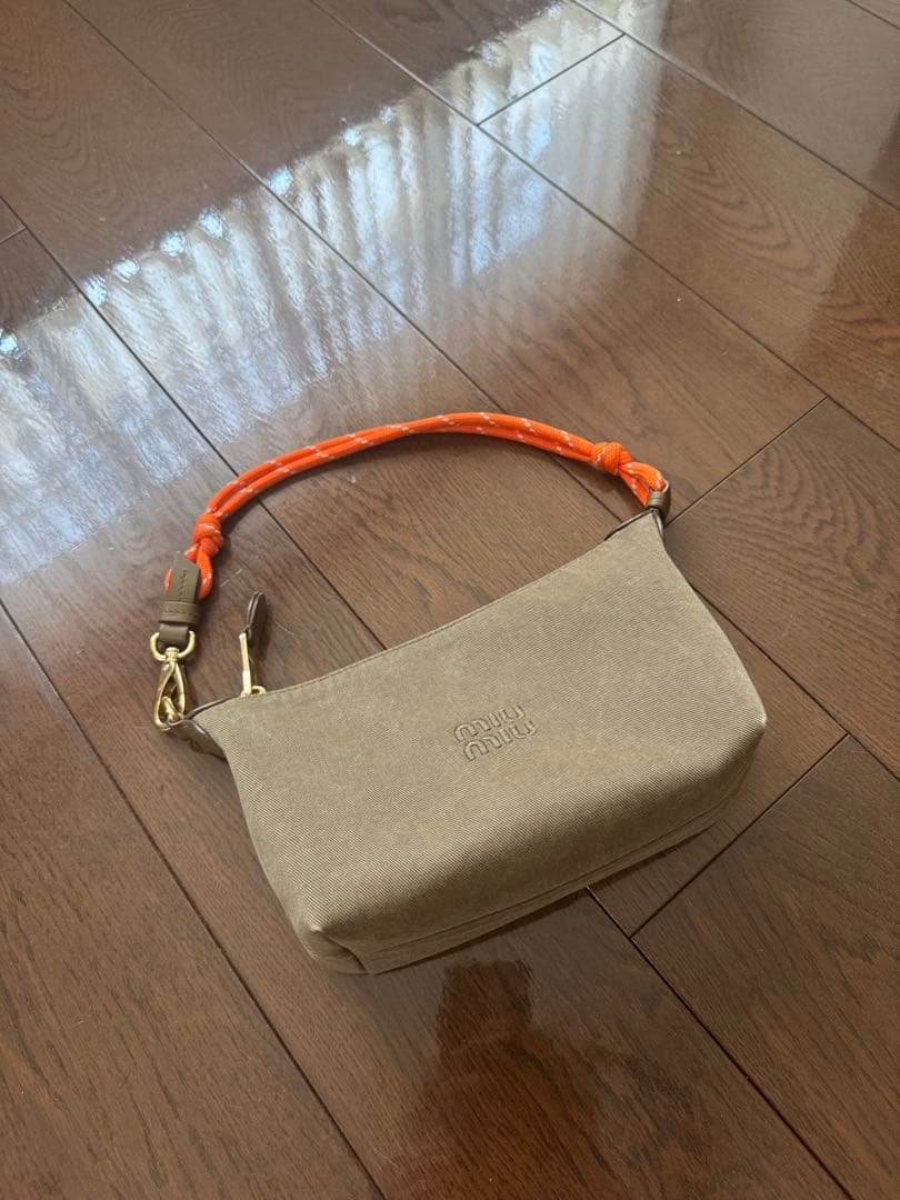 miumiu 新作ハンドバッグ