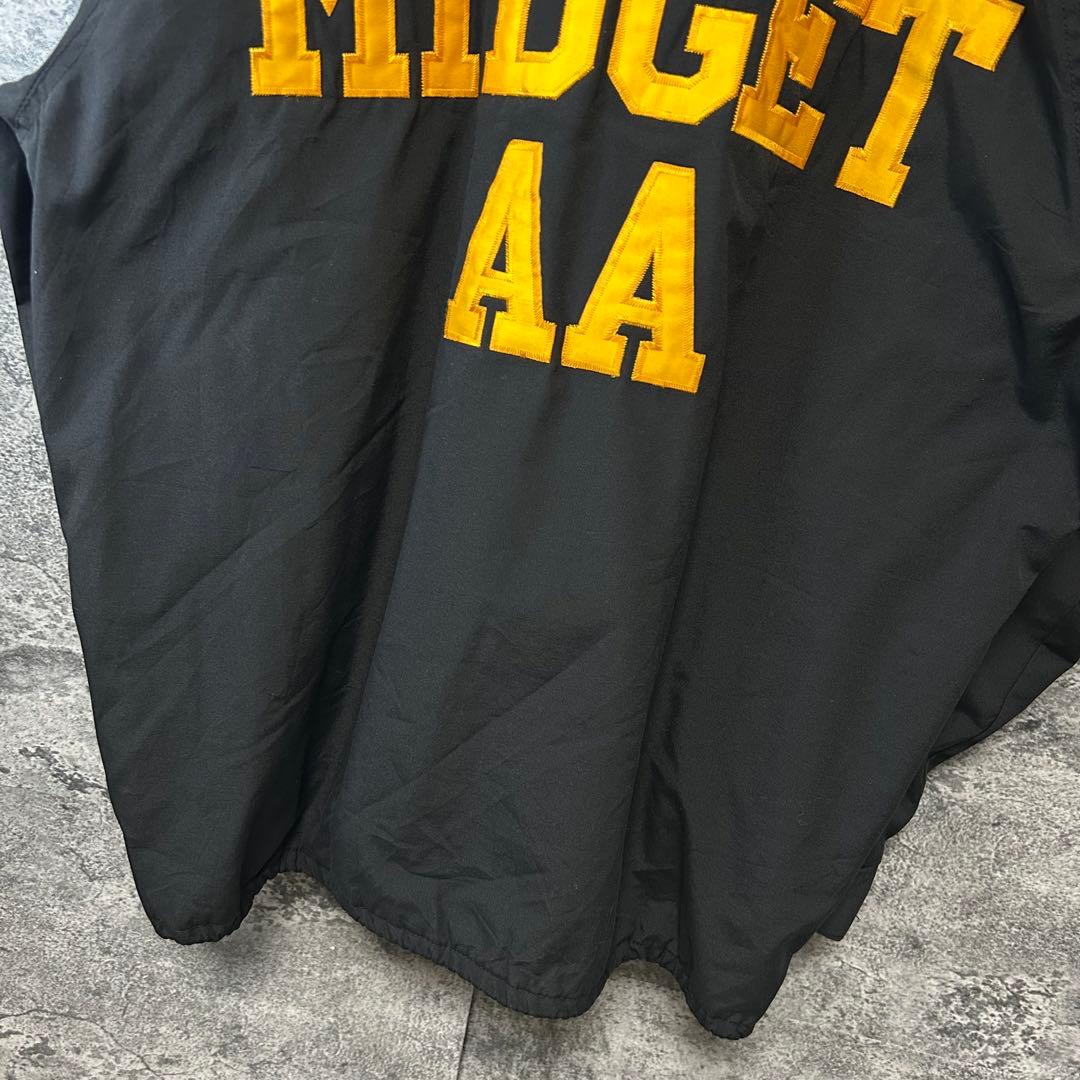 古着 90ヴィンテージ カナダ製　ナイロンジャケット　ビッグ刺繍ロゴ　フーディ