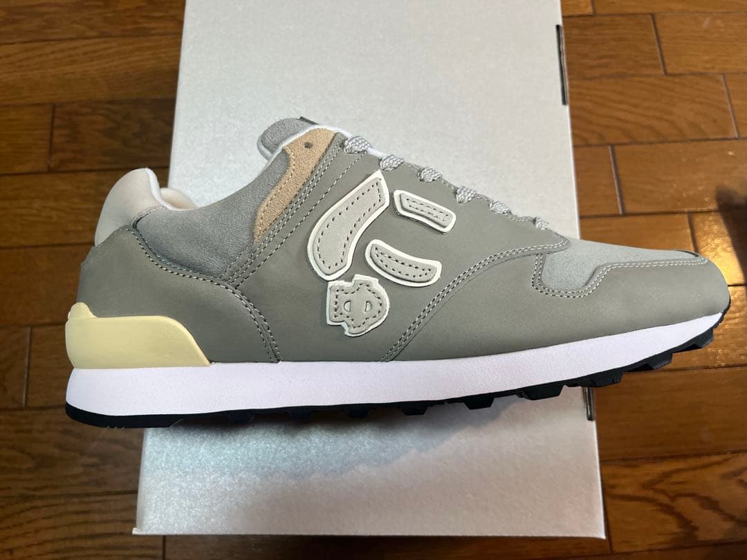 10周年モデル Sangacio スニーカー　グレー色26.5 新品未使用品