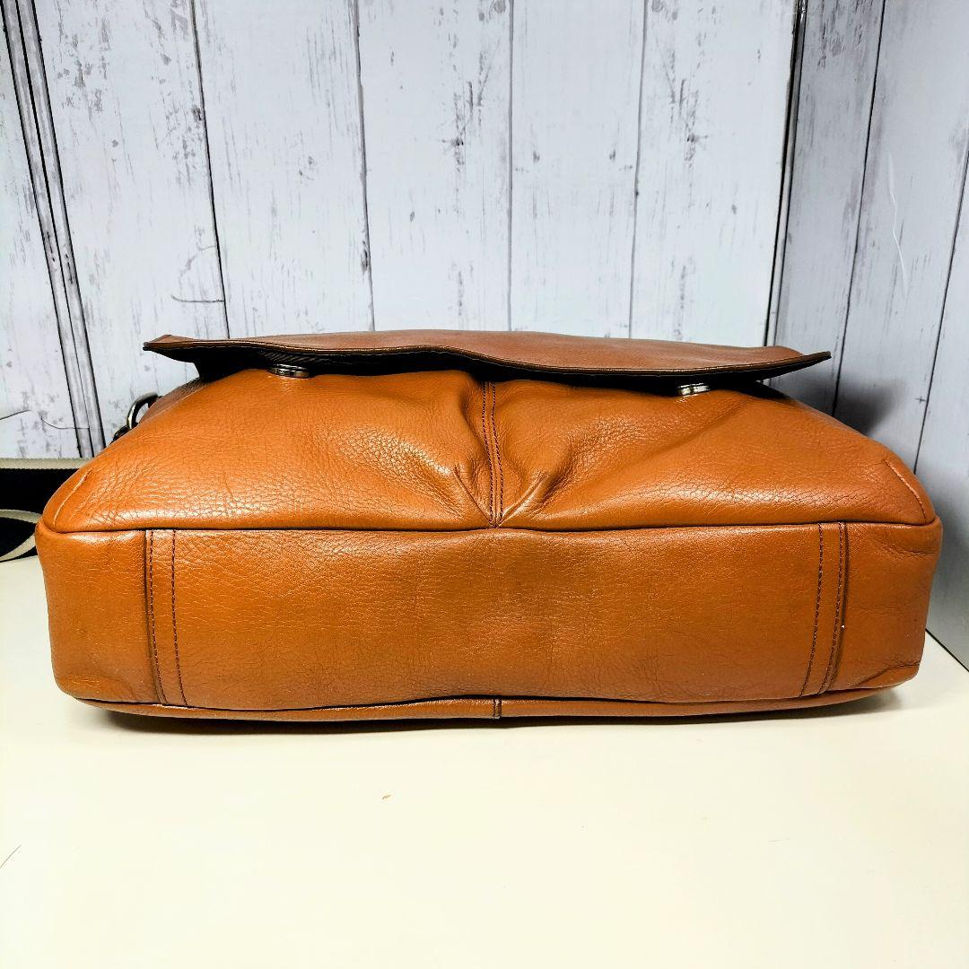 コーチ ショルダーバッグ 本革 レザー ブラウン キャメル メッセンジャーバッグ