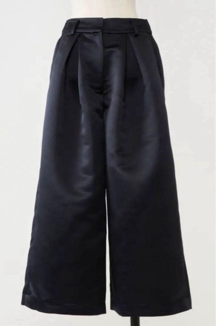 【完売】heve へイヴ サテンフレアガウチョパンツ