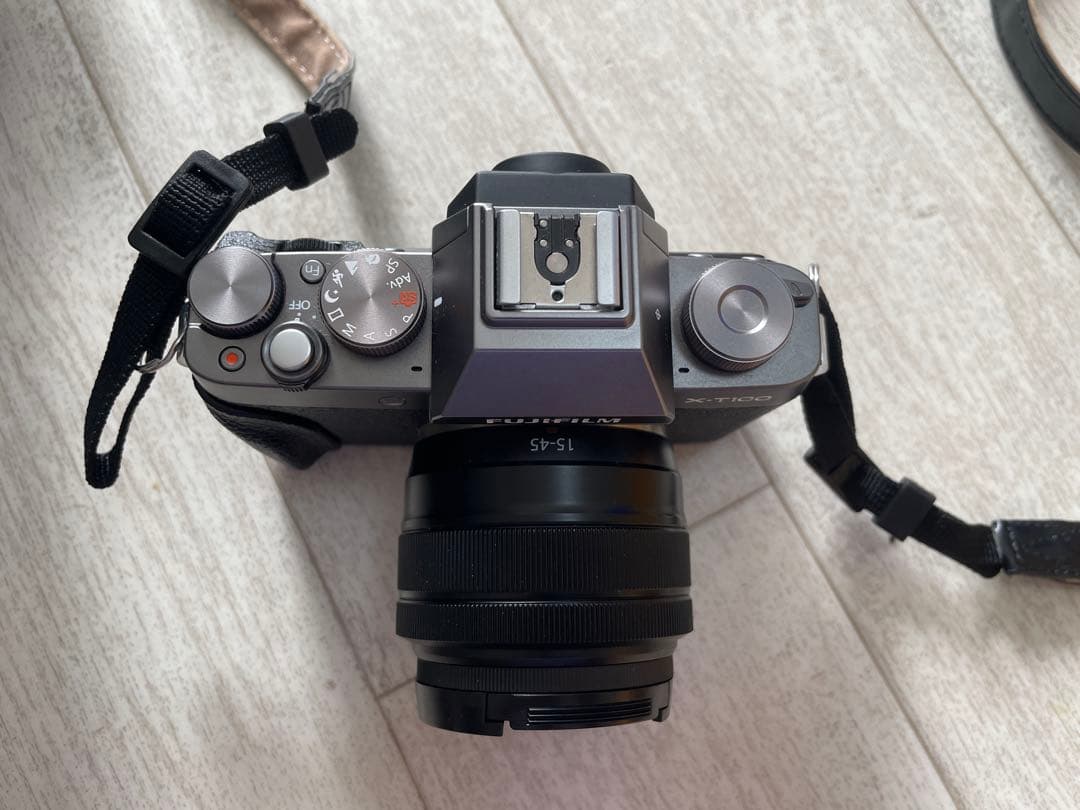 Fujifilm X-T100 ミラーレス一眼　ダークシルバー