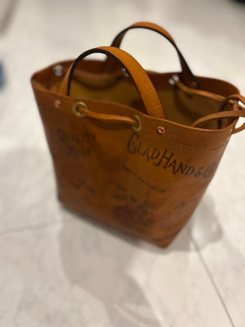 GLADHANDとVASCOのコラボバック