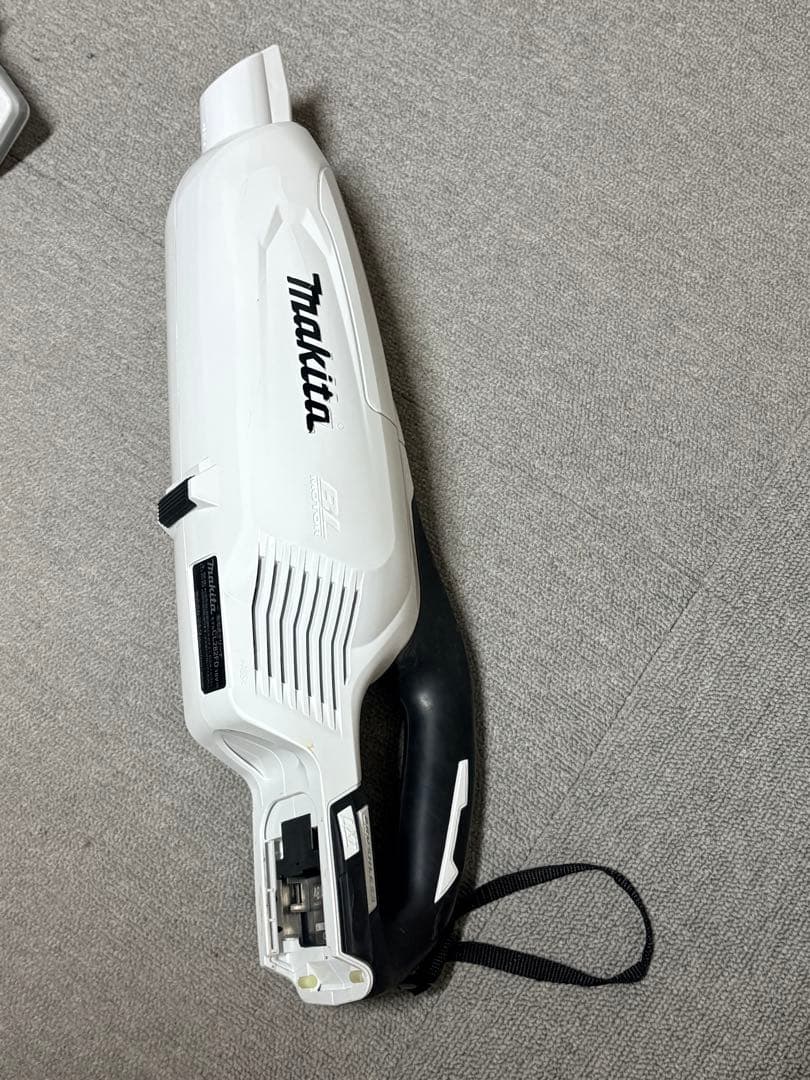Makita CL282FDコードレス掃除機 本体