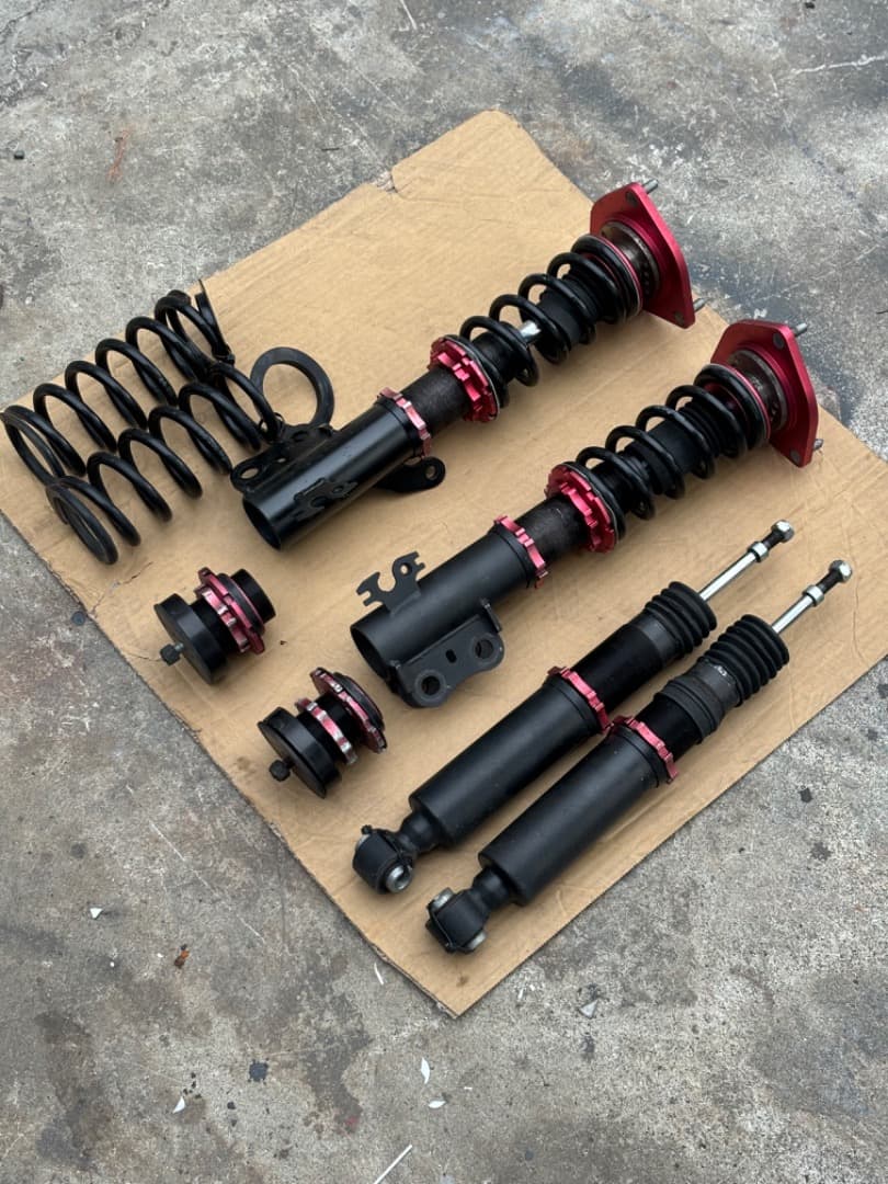 50 プリウス 前期 後期 車高調 フルタップ