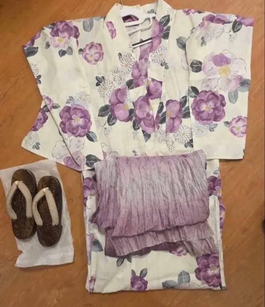 dita 花柄浴衣セット（紫色、下駄付き）