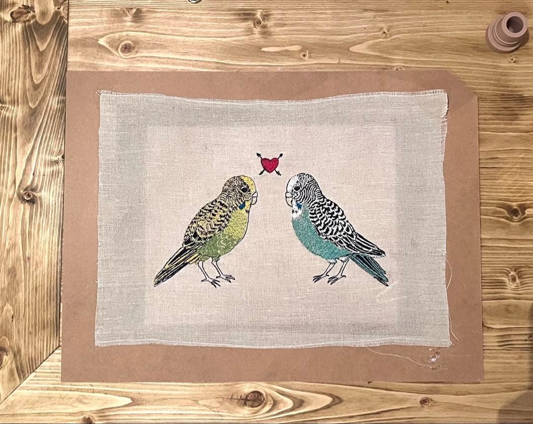 Coral & Tusk 刺繍アート 小鳥／リネン