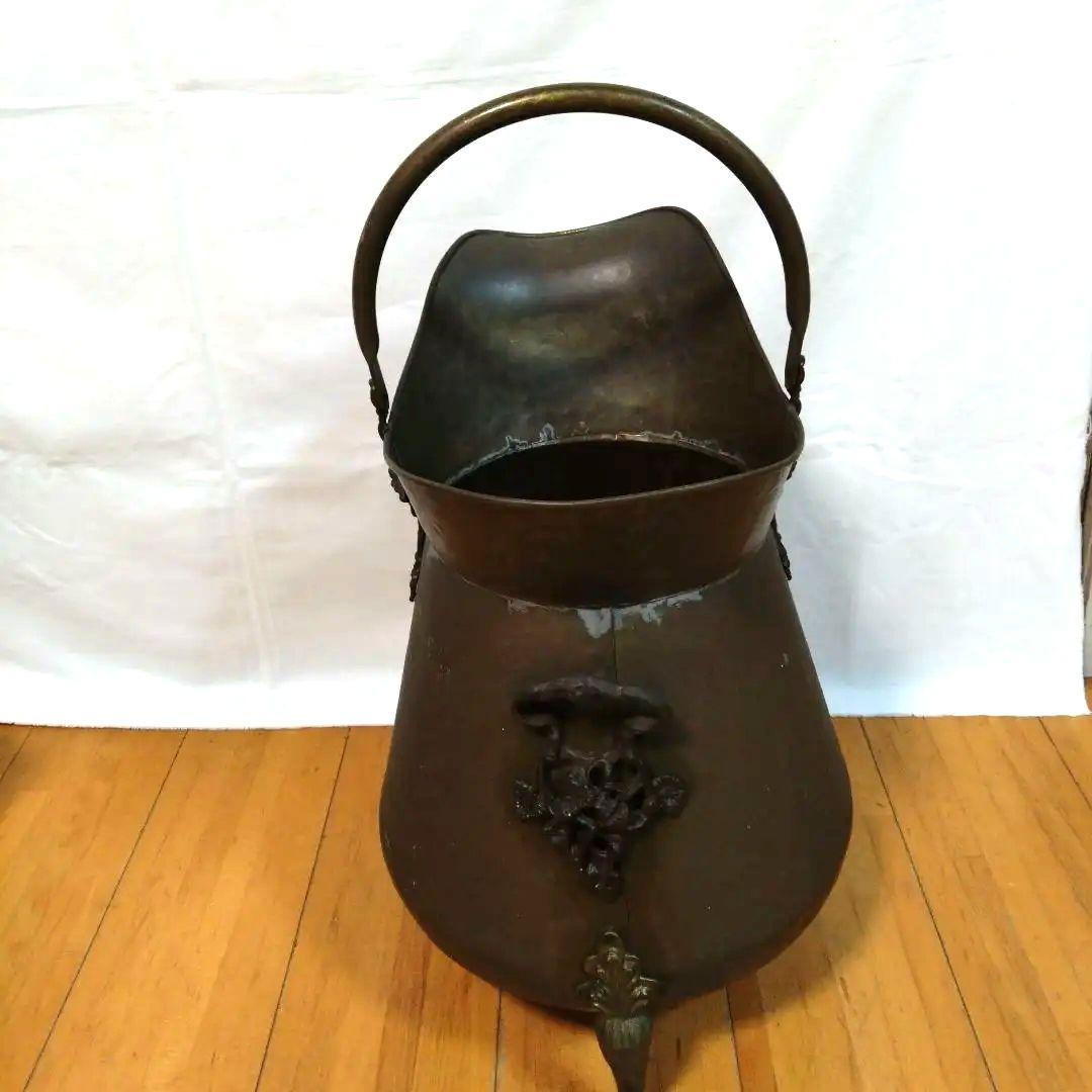 ビンテージ、アンティーク　真鍮製コールバケツ猫脚