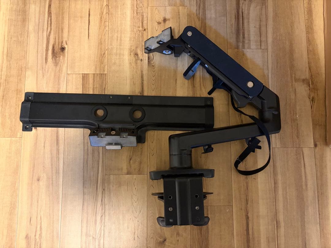 Wacom Cintiq Pro 24タッチ機能付＋純正アームセット