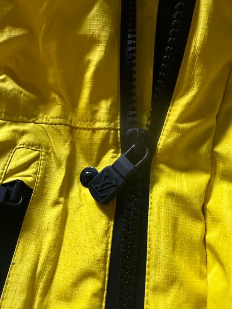 HMLOUIS VUITTON イエローダウンジャケット46