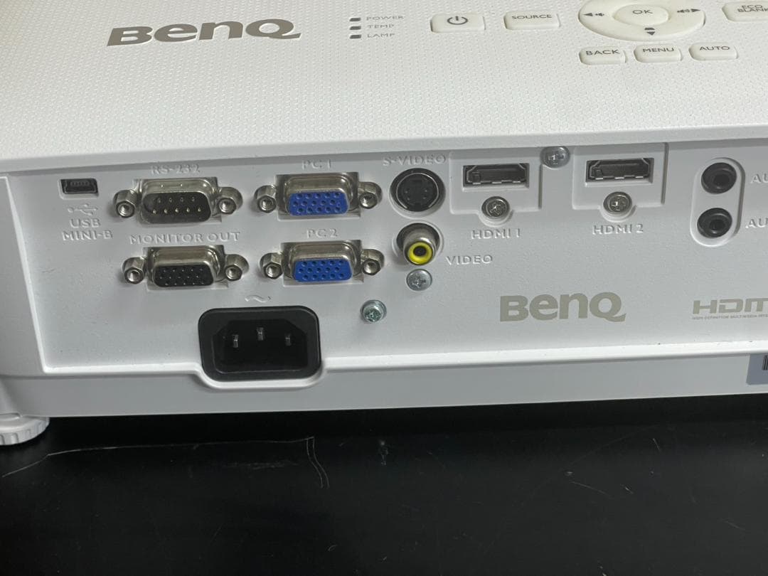 BenQ MH534 プロジェクター本体 67時間 リモコン・電源ケーブル付き