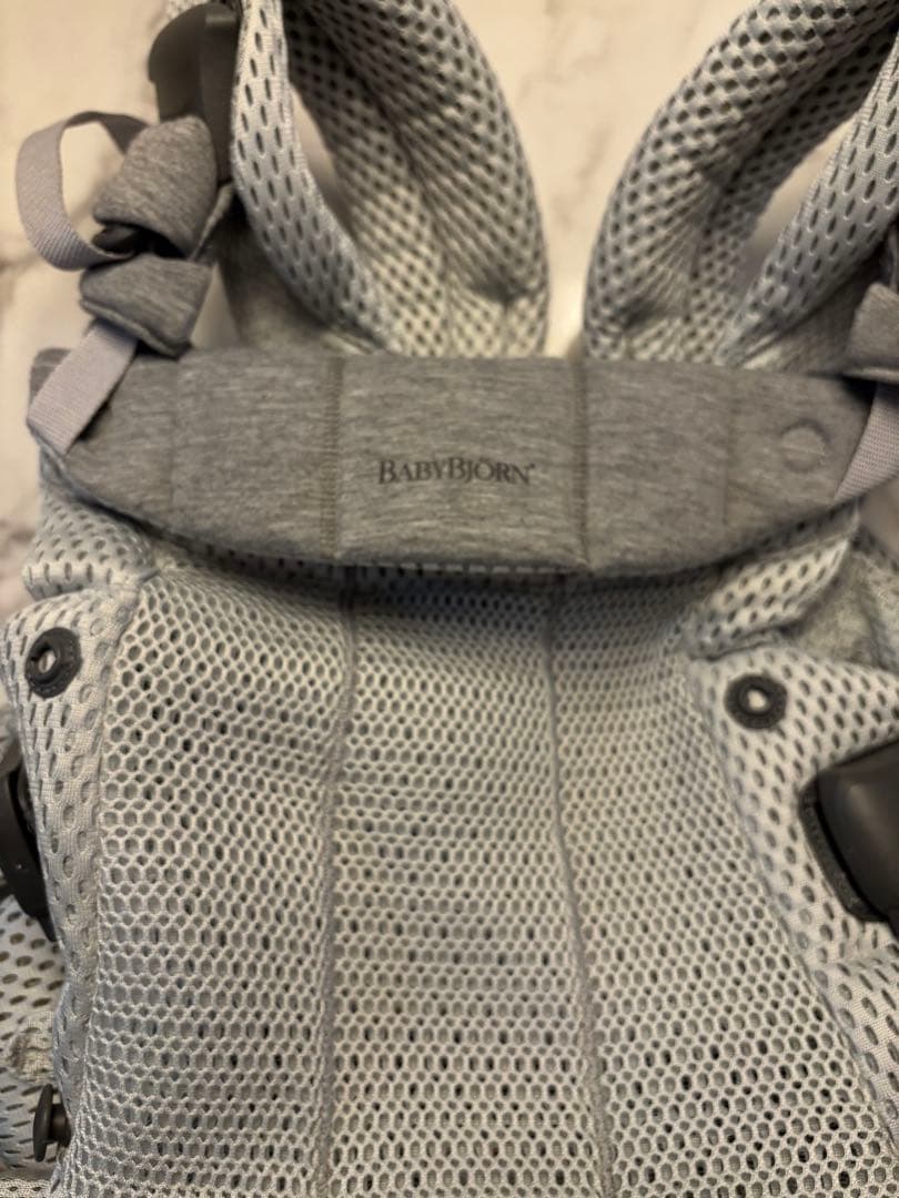 BABYBJÖRN 抱っこ紐 グレー メッシ　Harmony