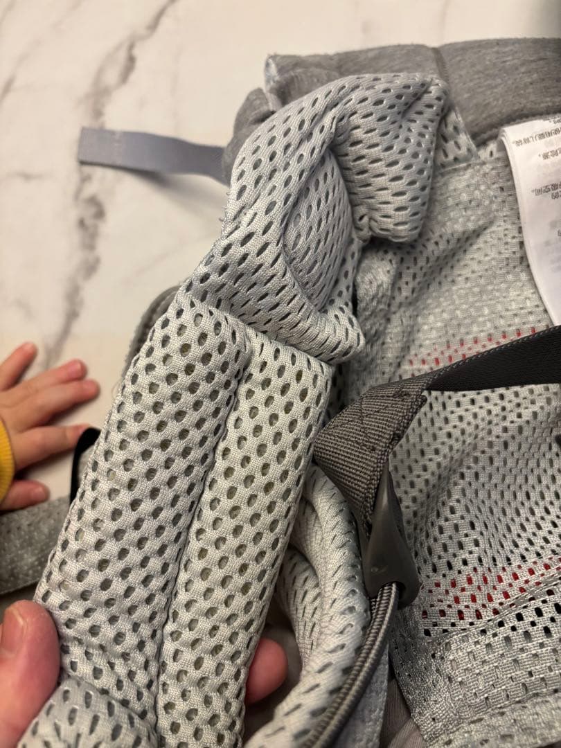 BABYBJÖRN 抱っこ紐 グレー メッシ　Harmony