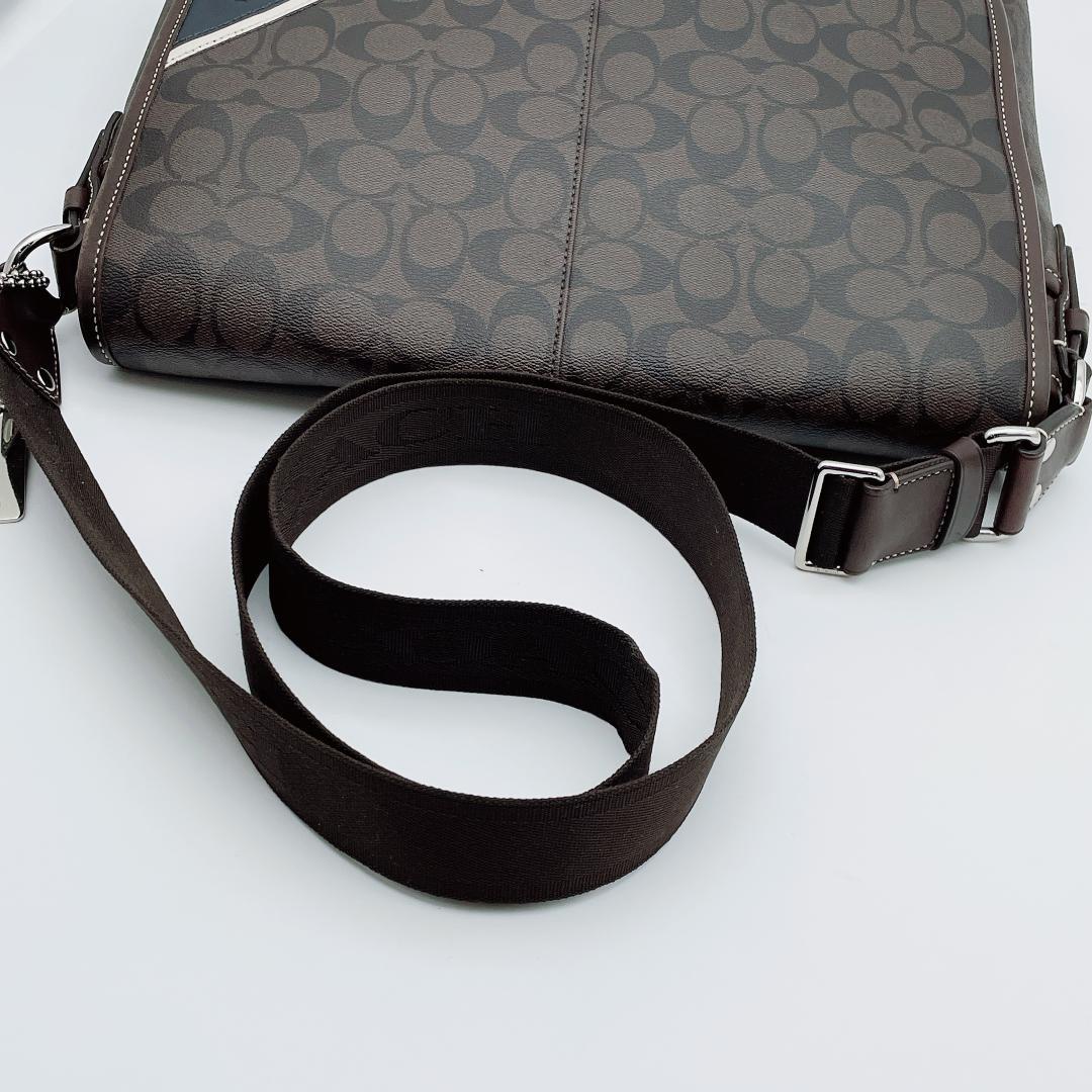 コーチ　メッセンジャーバッグ　レザー　PVC　A4収納可能　男女兼用　ブラウン