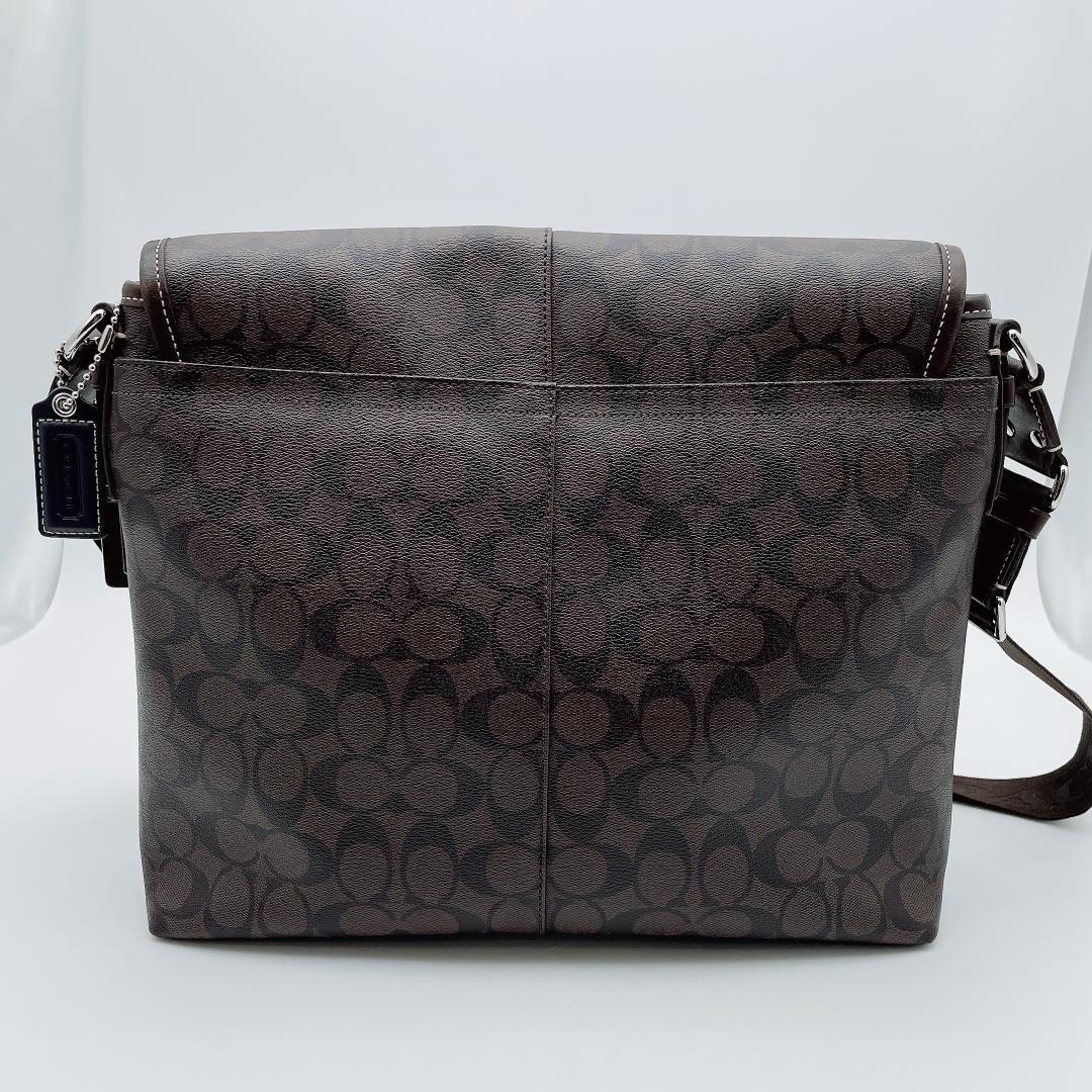 コーチ　メッセンジャーバッグ　レザー　PVC　A4収納可能　男女兼用　ブラウン