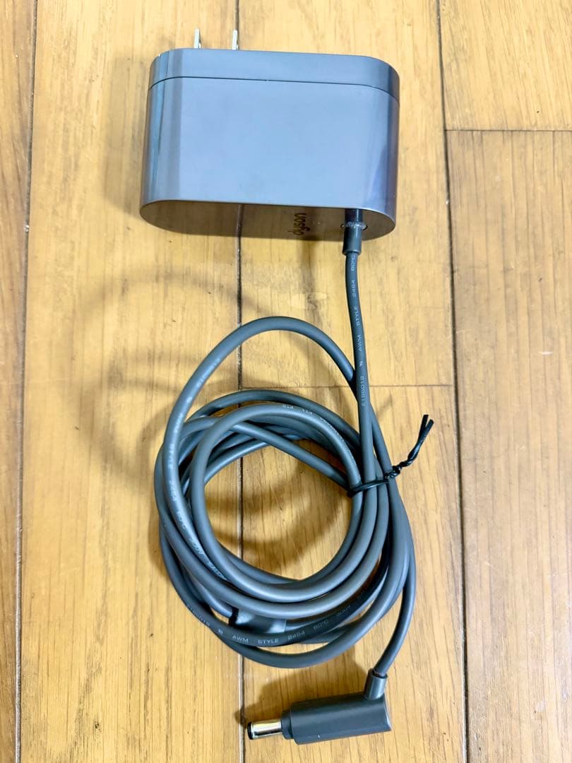 【美品】Dyson ダイソン V7 fluffy SV11 分解清掃済