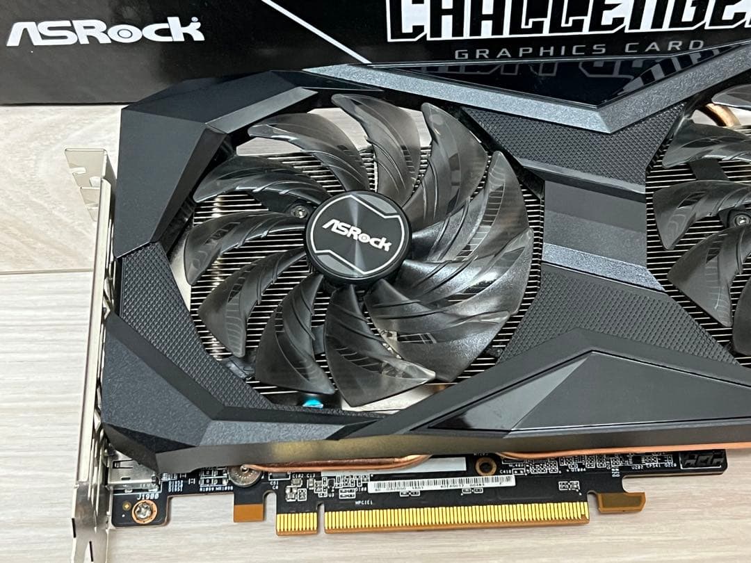 【送料無料】AMD Asrock Radeon rx6600 8GBメモリ