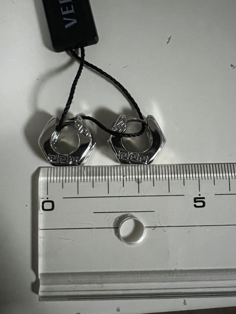 1/5までさゆ。様　新品未使用　VERSACE ヒョンジン着用　ピアス