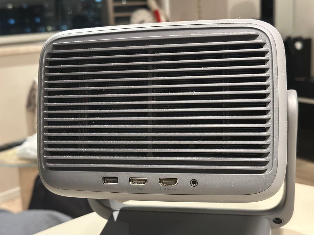 JMGO N1 ultra4K対応 3色レーザープロジェクター（専用スタンド付）