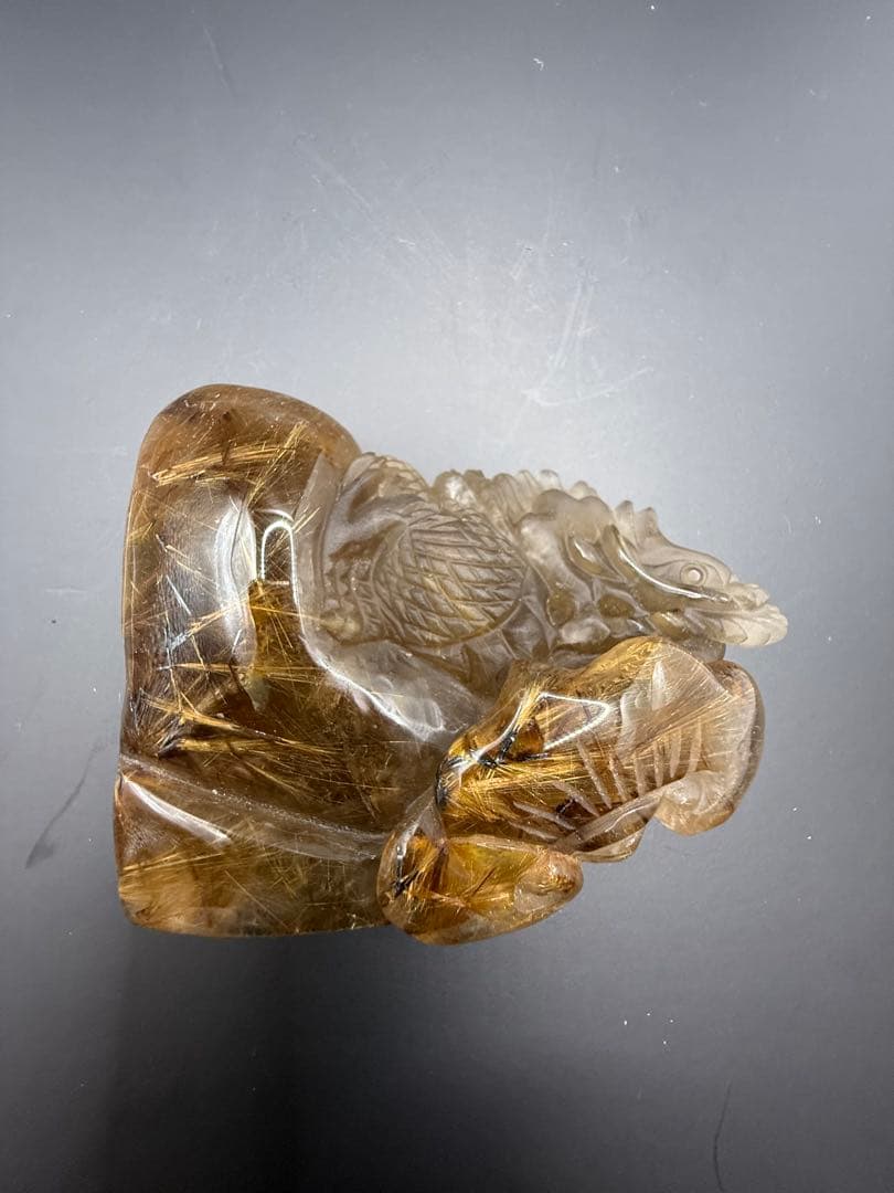 ルチルクォーツ　彫刻龍