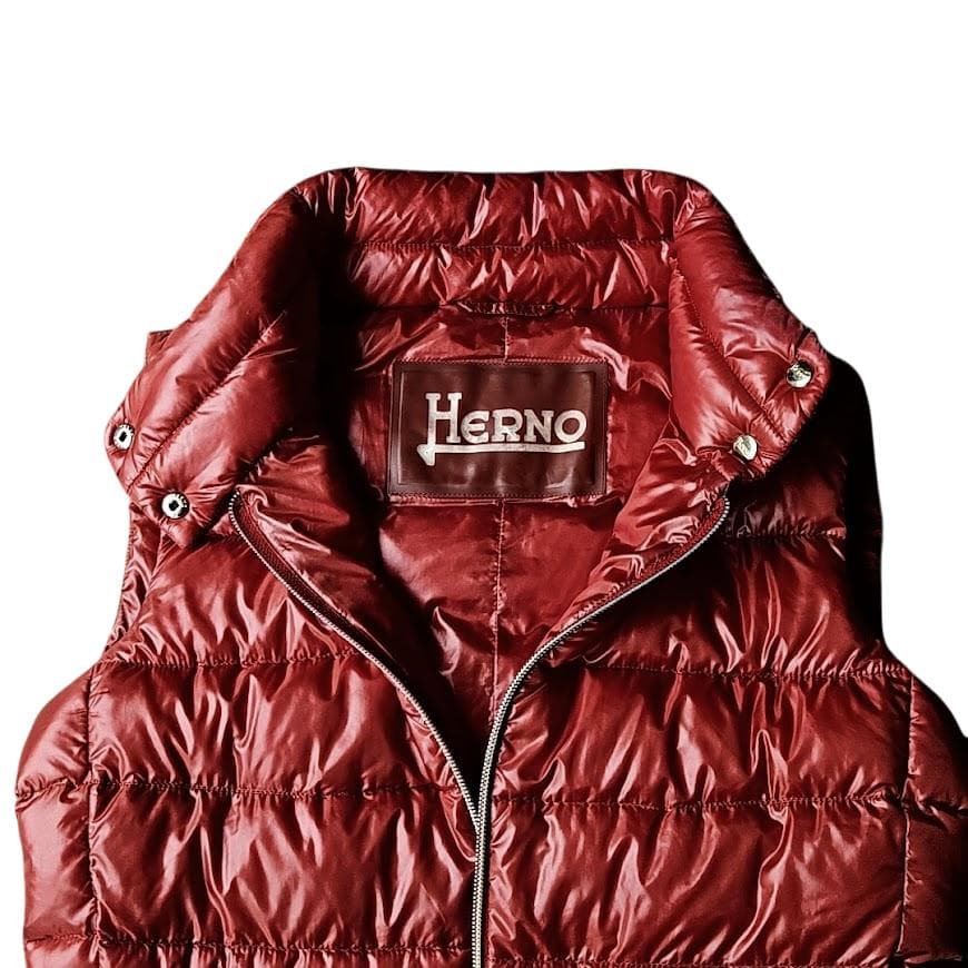 値下げしました HERNO フェザーダウンベスト ジャケット　レッドブラウン光沢